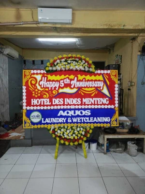 Papan Bunga di Pradah Kalikendal Dukuh Pakis
